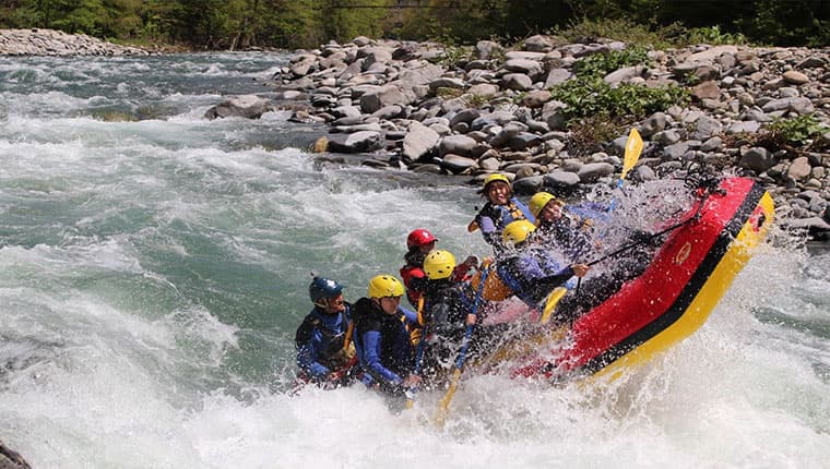 Emoción del canotaje en el río Cañete, Lunahuaná